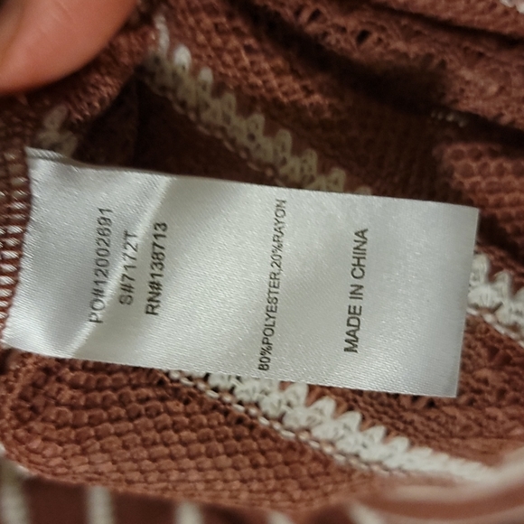 New! Long Sleeve Rust Top - Picture 5 of 5